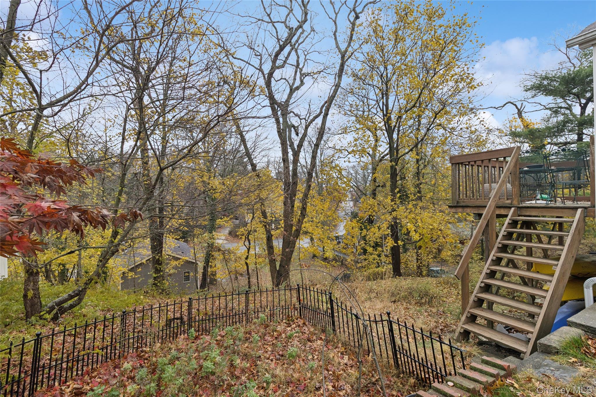 #8 photo, 31 Amityville Road, מחוז סאפוק Sound Beach , NY 11789