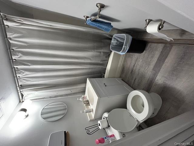 #6 photo, 15 Canterbury Road, Great Neck , NY 11021