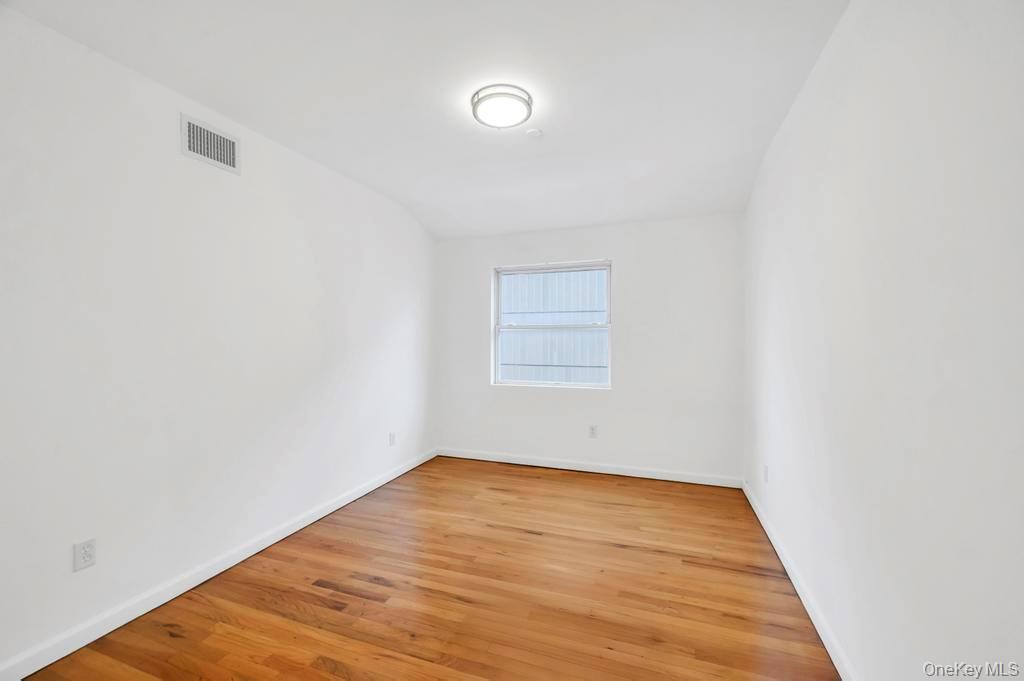 #11 photo, 102-02 163rd Drive, Куинс ‖ Howard Beach , NY 11414