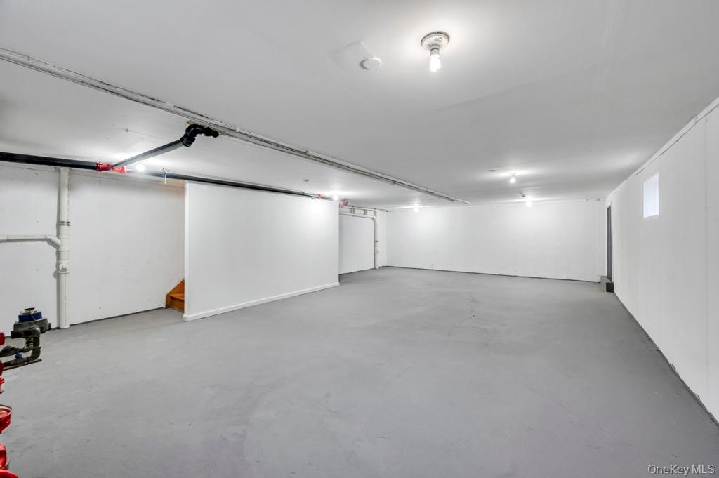 #13 photo, 102-02 163rd Drive, Куинс ‖ Howard Beach , NY 11414