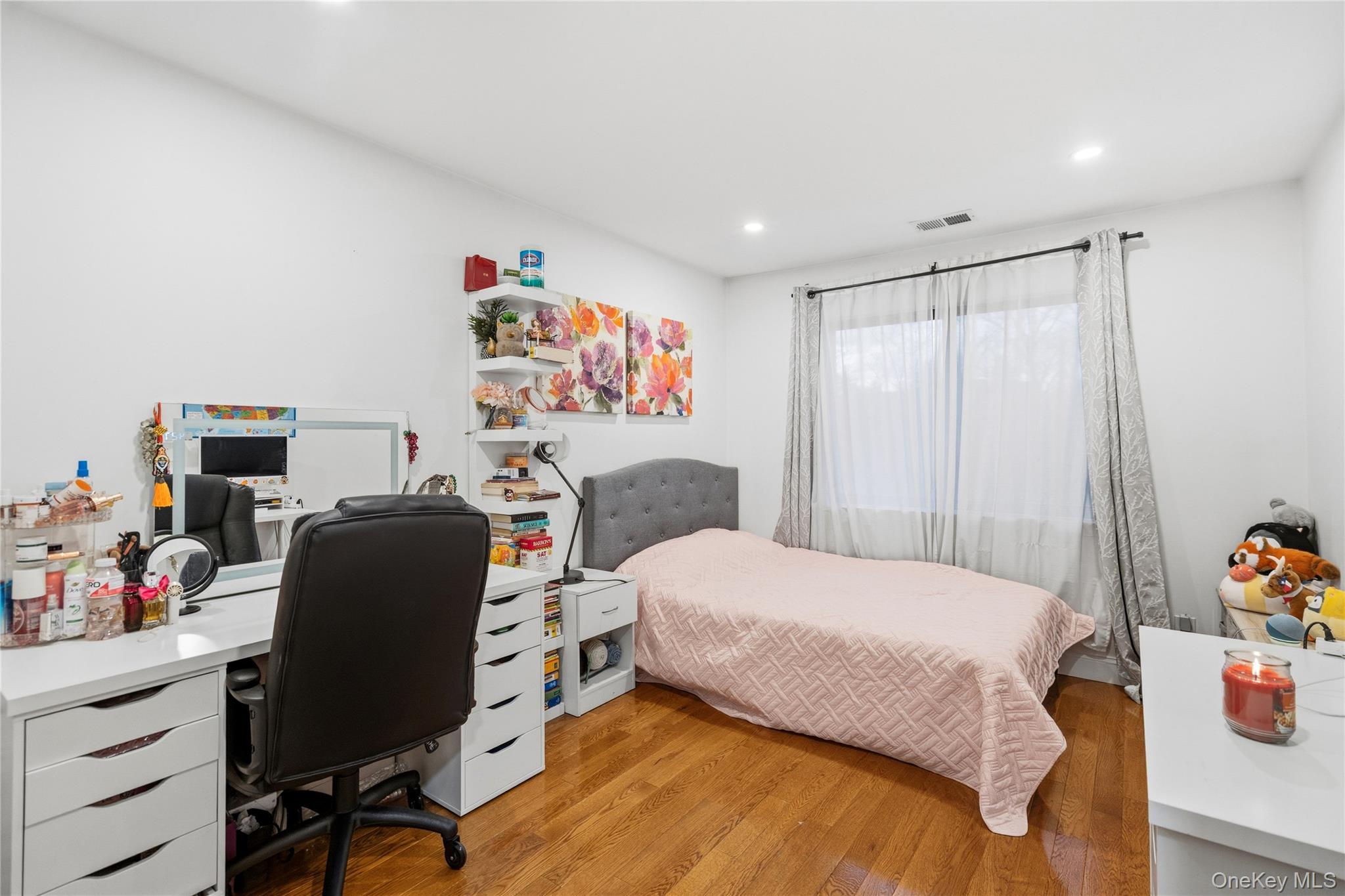 #16 photo, 93 Estate Drive, Jericho , NY 11753