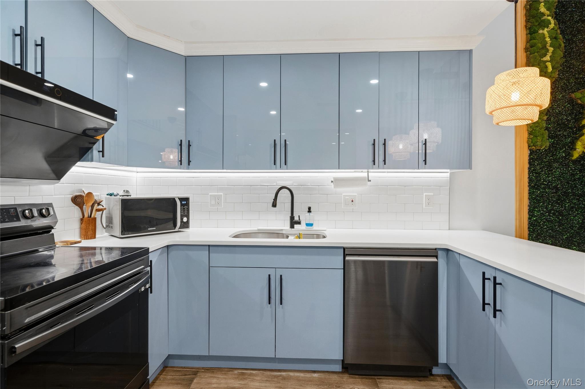 #4 photo, 93 Estate Drive, Jericho , NY 11753