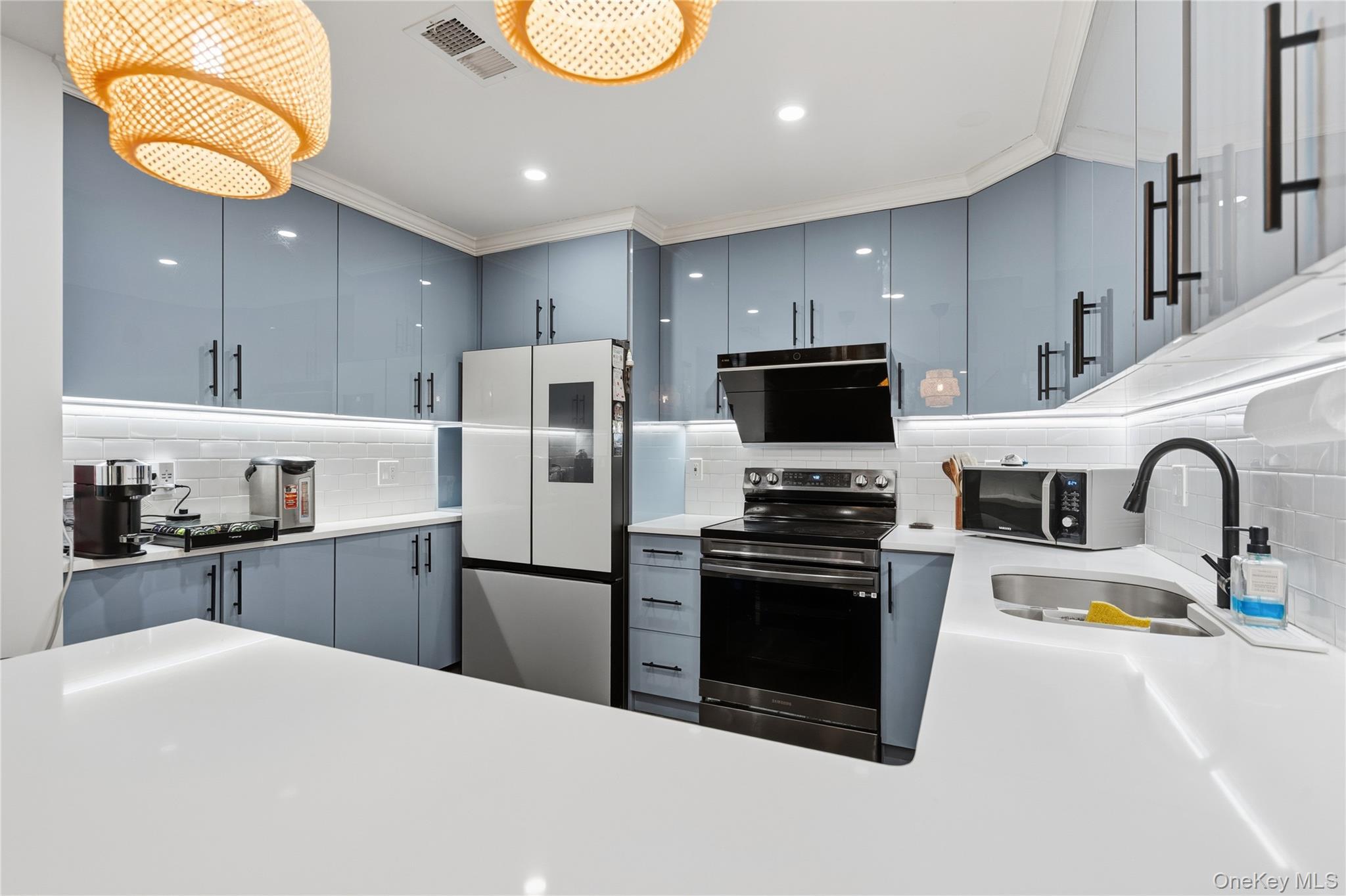 #5 photo, 93 Estate Drive, Jericho , NY 11753