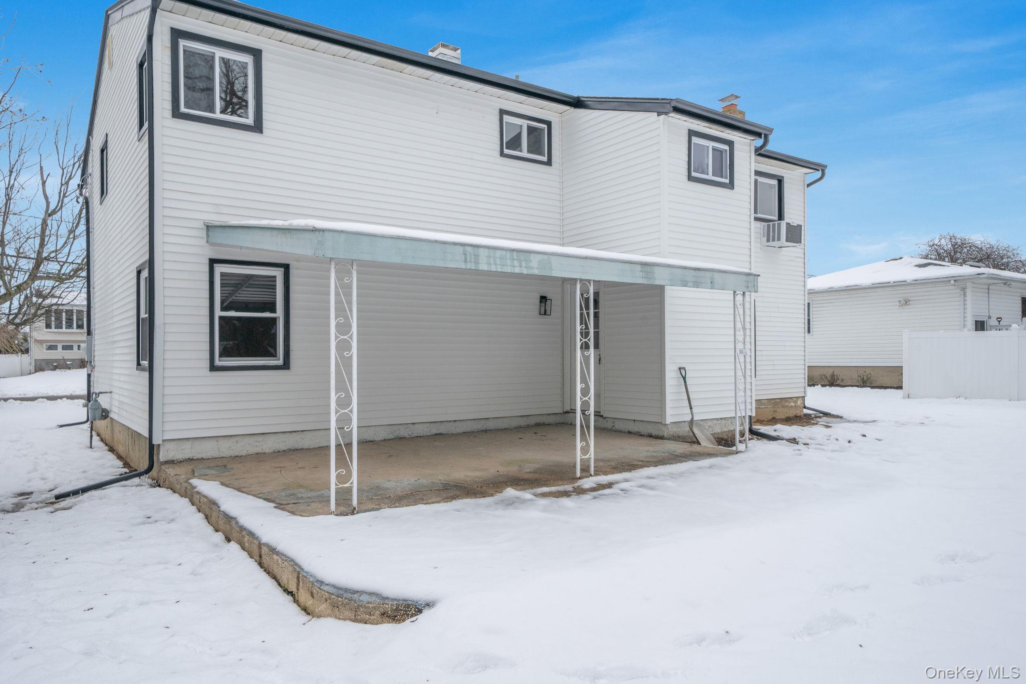 #15 photo, 104 Harrisburg Street, Bay Shore , NY 11706