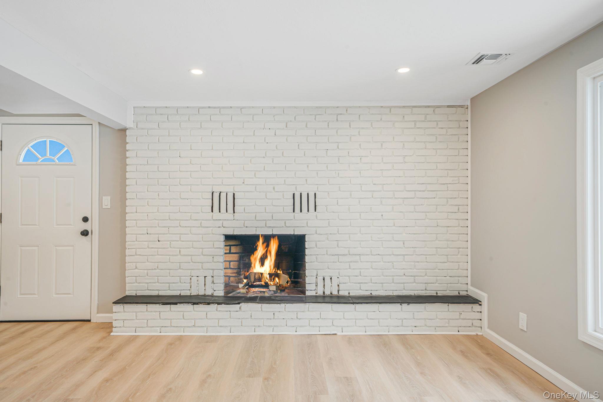 #19 photo, 104 Harrisburg Street, Bay Shore , NY 11706