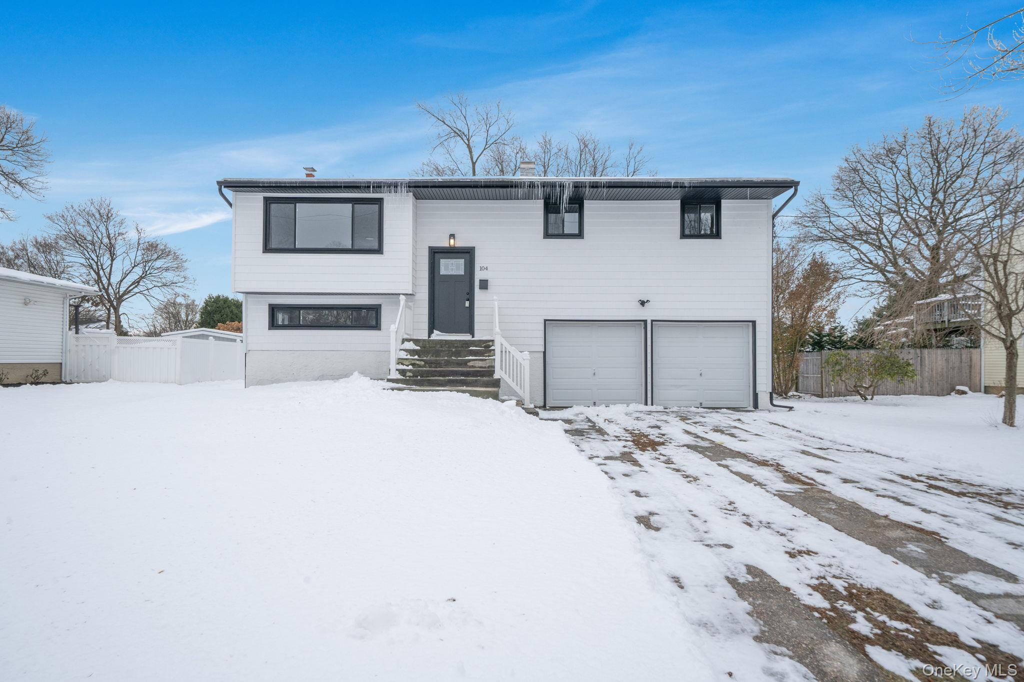 #3 photo, 104 Harrisburg Street, Bay Shore , NY 11706