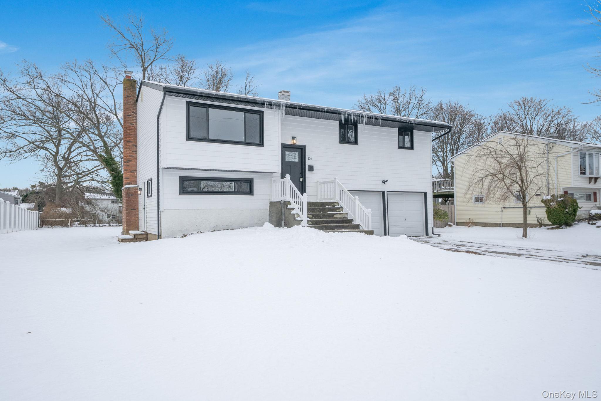 #4 photo, 104 Harrisburg Street, Bay Shore , NY 11706