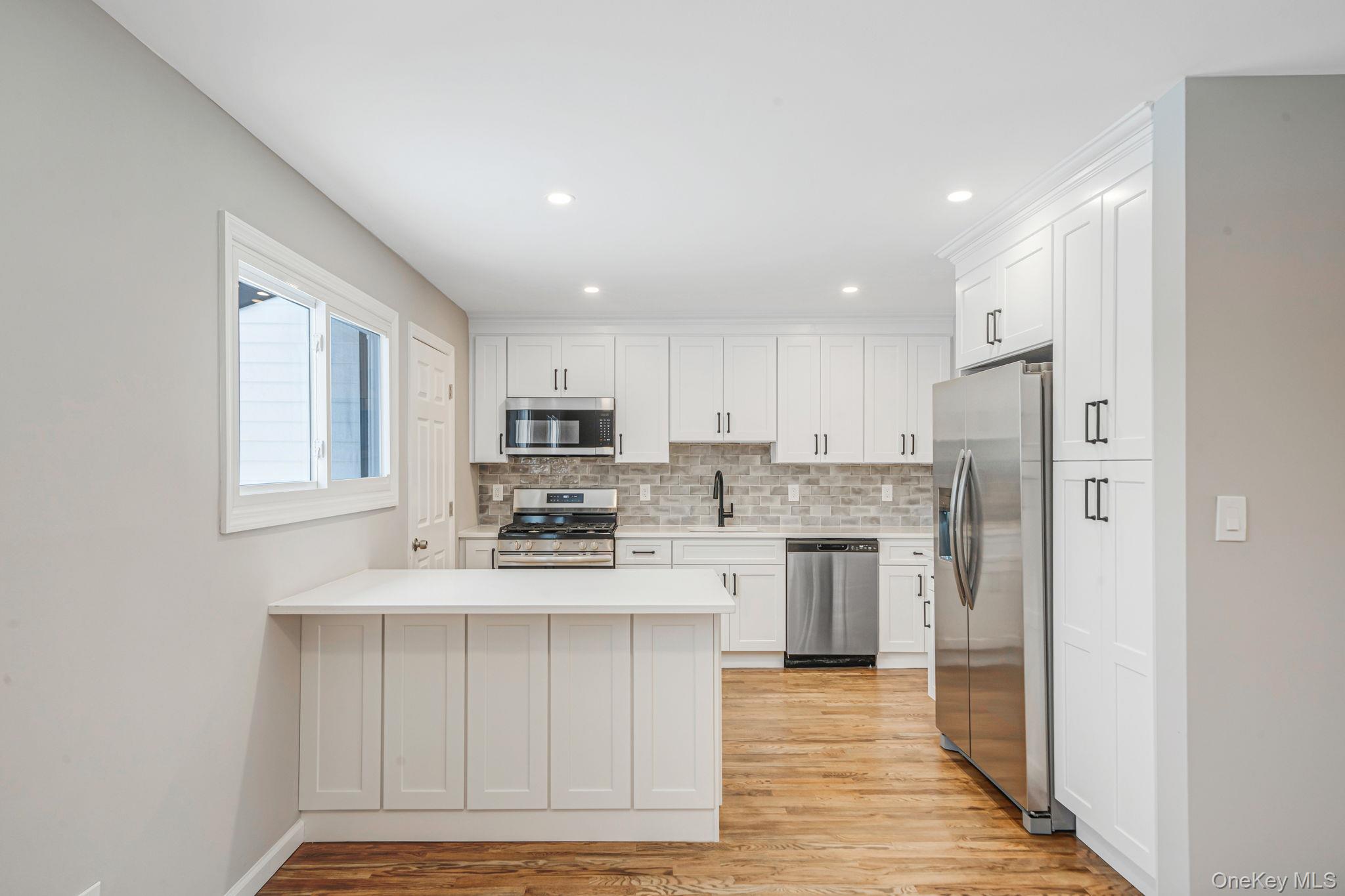 #9 photo, 104 Harrisburg Street, Bay Shore , NY 11706