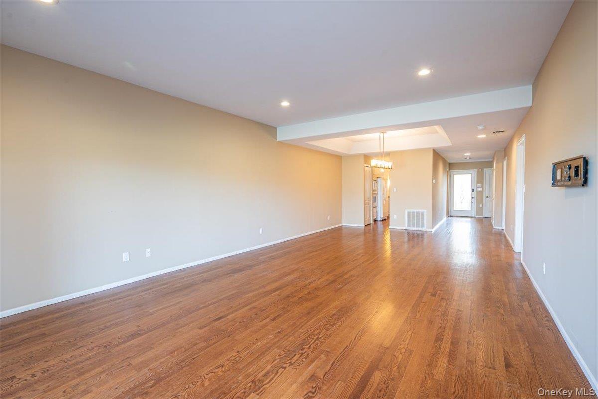 #19 photo, 97 Windwatch Drive, সাফোক কাউন্টি Hauppauge , NY 11788