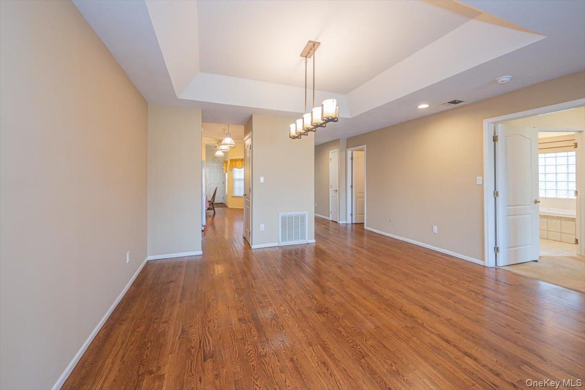 #5 photo, 97 Windwatch Drive, সাফোক কাউন্টি Hauppauge , NY 11788