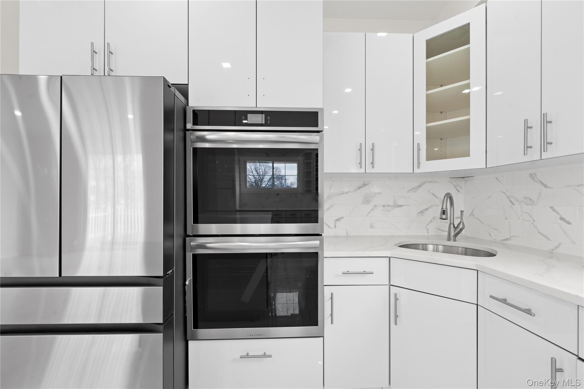 #12 photo, 383 Franklin Avenue, Hewlett , NY 11557