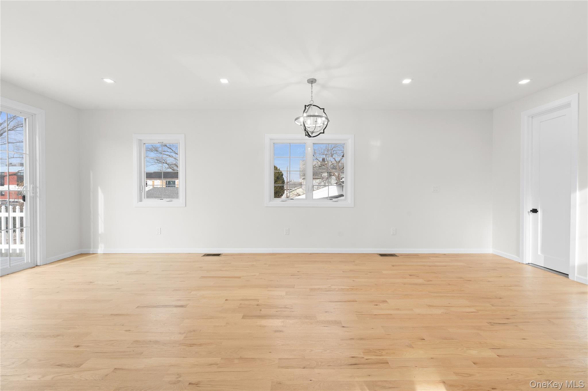 #15 photo, 383 Franklin Avenue, Hewlett , NY 11557