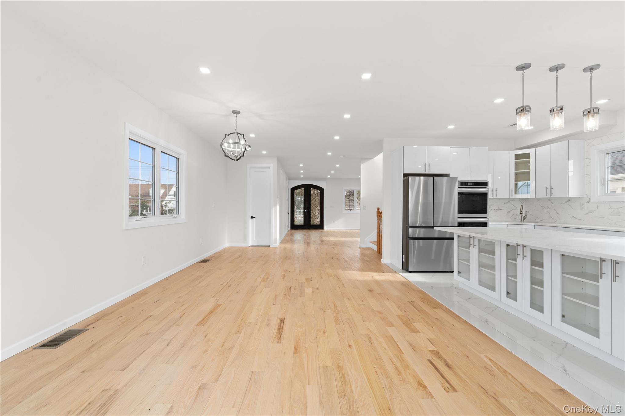 #16 photo, 383 Franklin Avenue, Hewlett , NY 11557