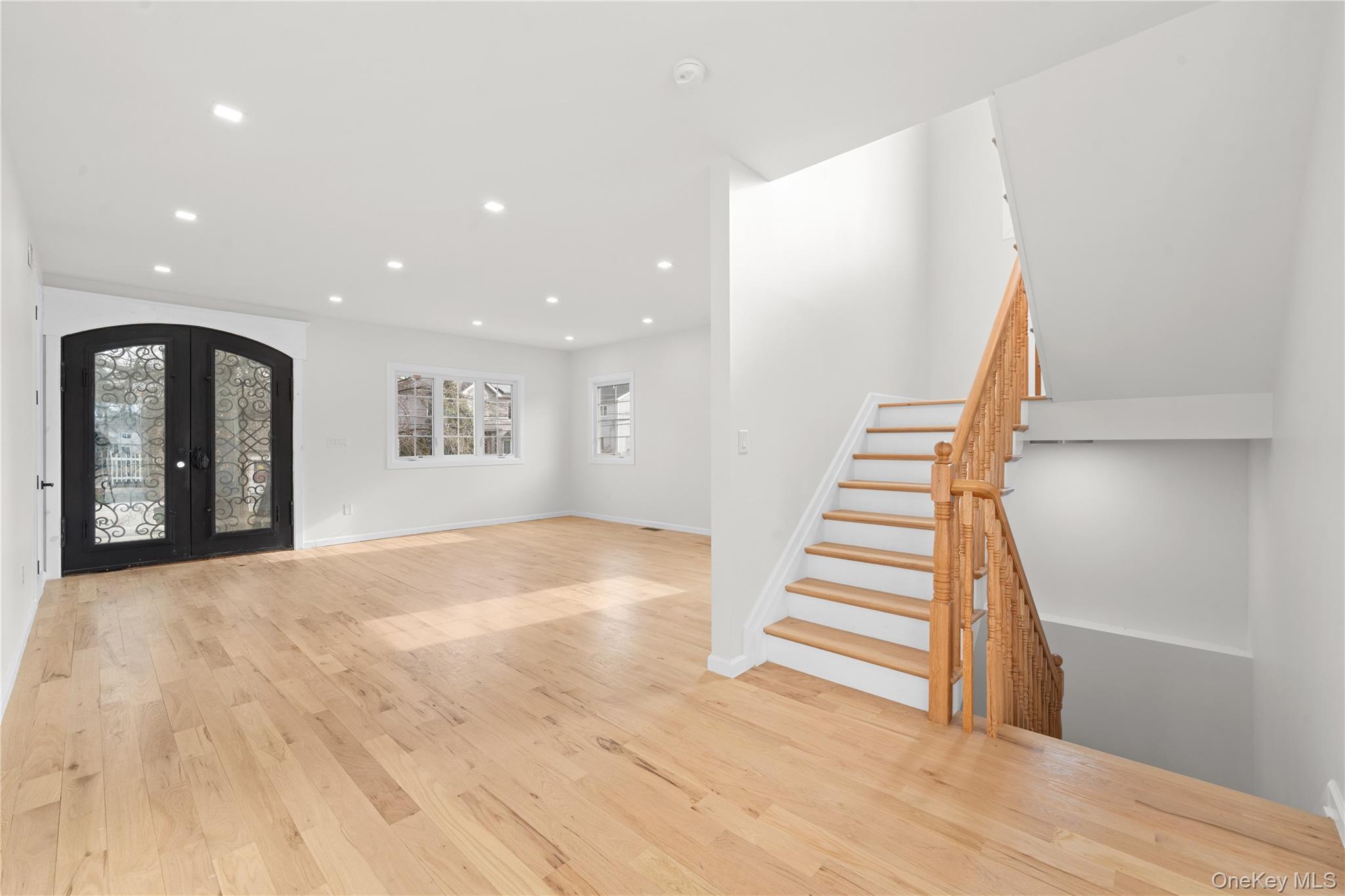 #2 photo, 383 Franklin Avenue, Hewlett , NY 11557