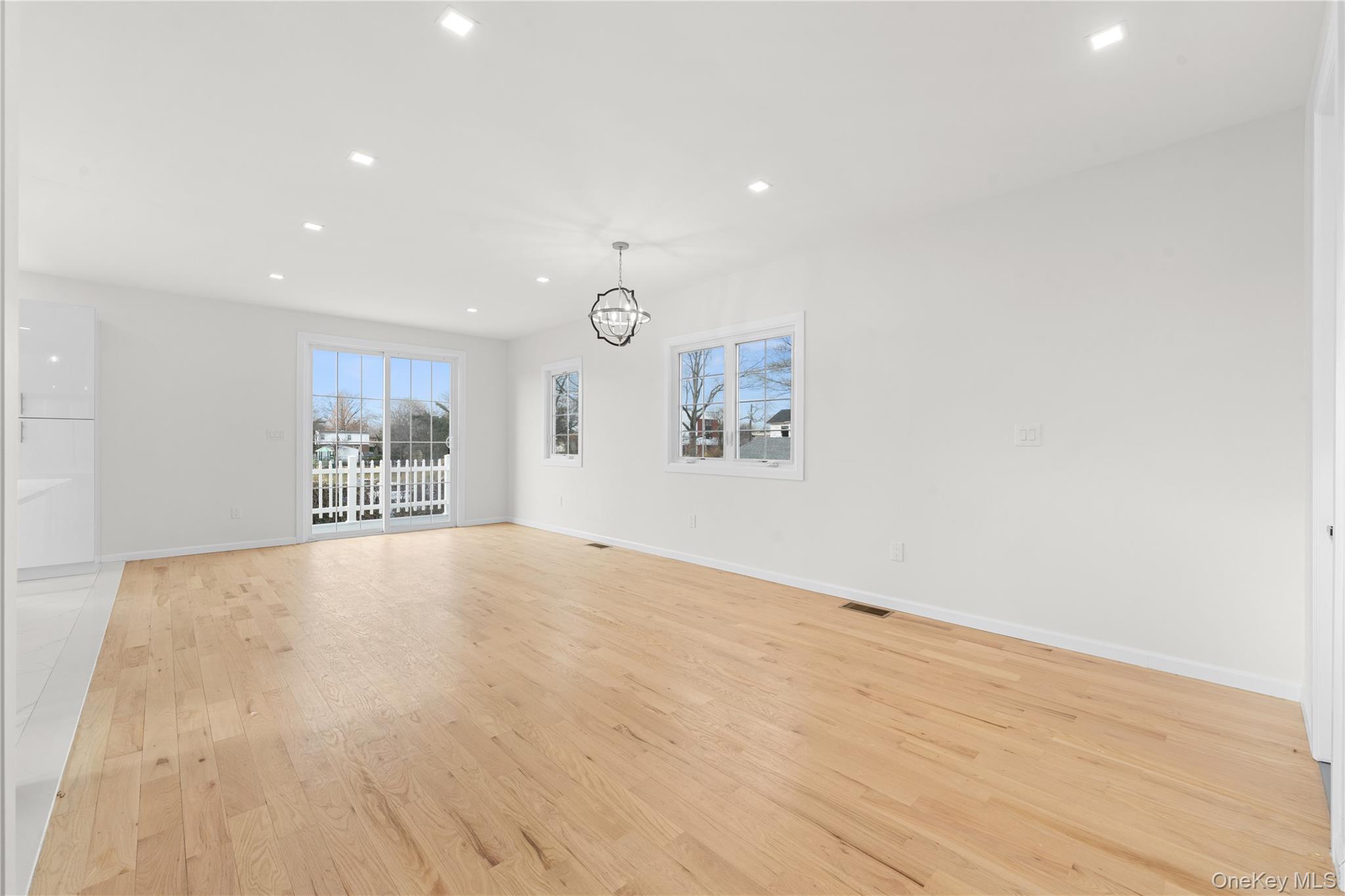 #5 photo, 383 Franklin Avenue, Hewlett , NY 11557