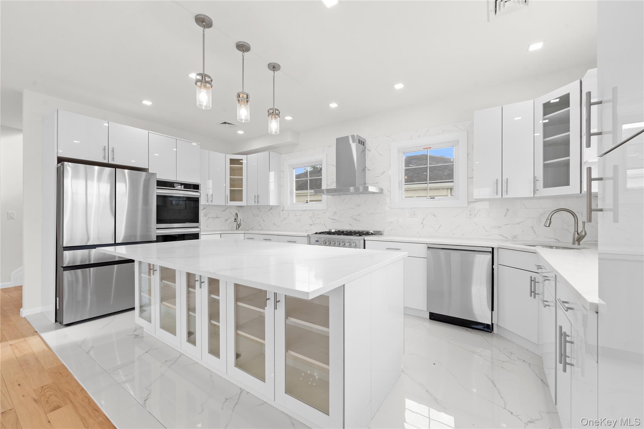 #9 photo, 383 Franklin Avenue, Hewlett , NY 11557