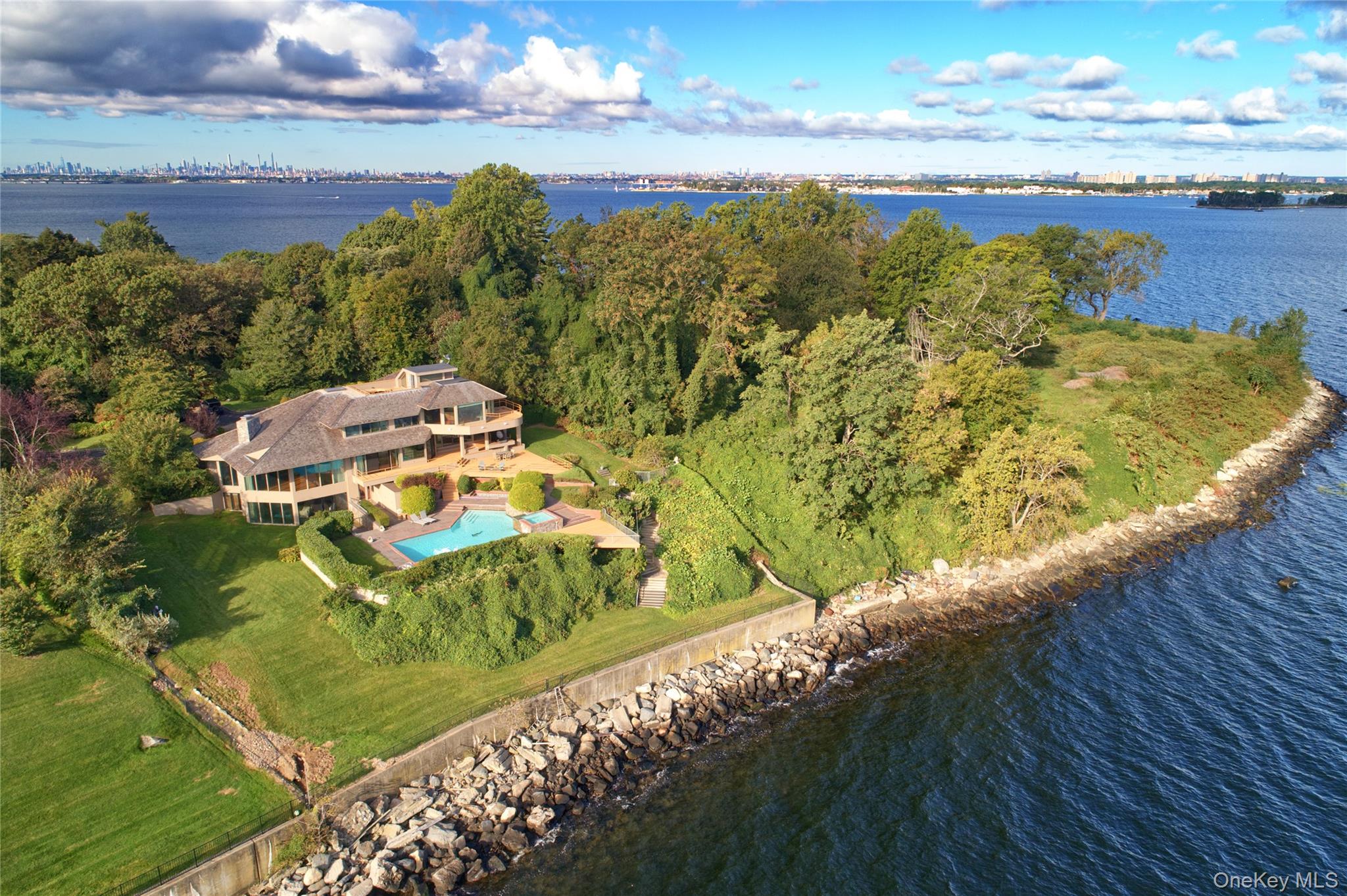 #3 photo, 15 Gatsby Lane, Great Neck , NY 11024