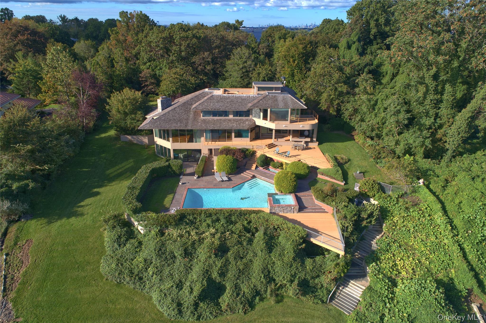 #4 photo, 15 Gatsby Lane, Great Neck , NY 11024