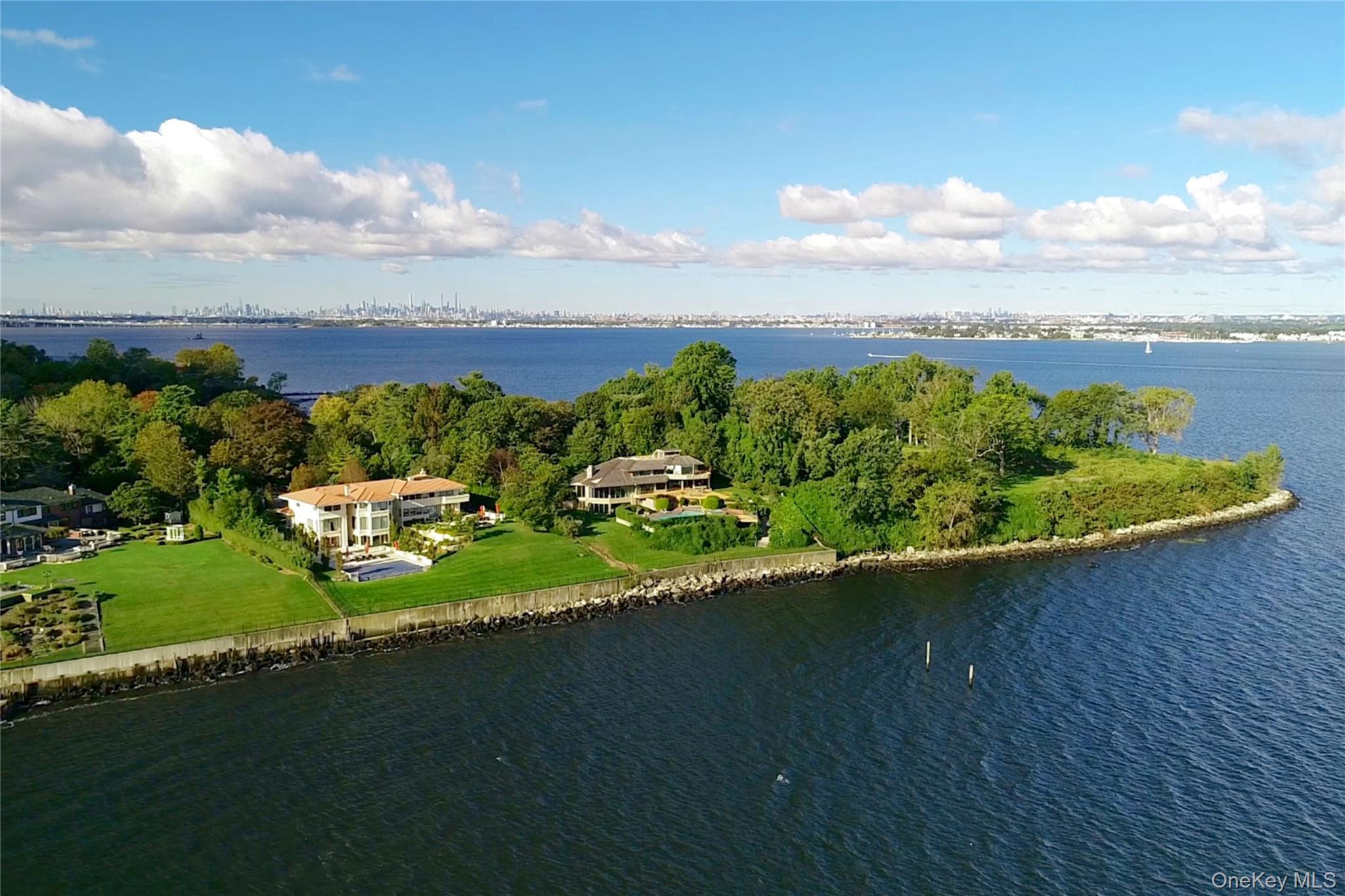 #8 photo, 15 Gatsby Lane, Great Neck , NY 11024