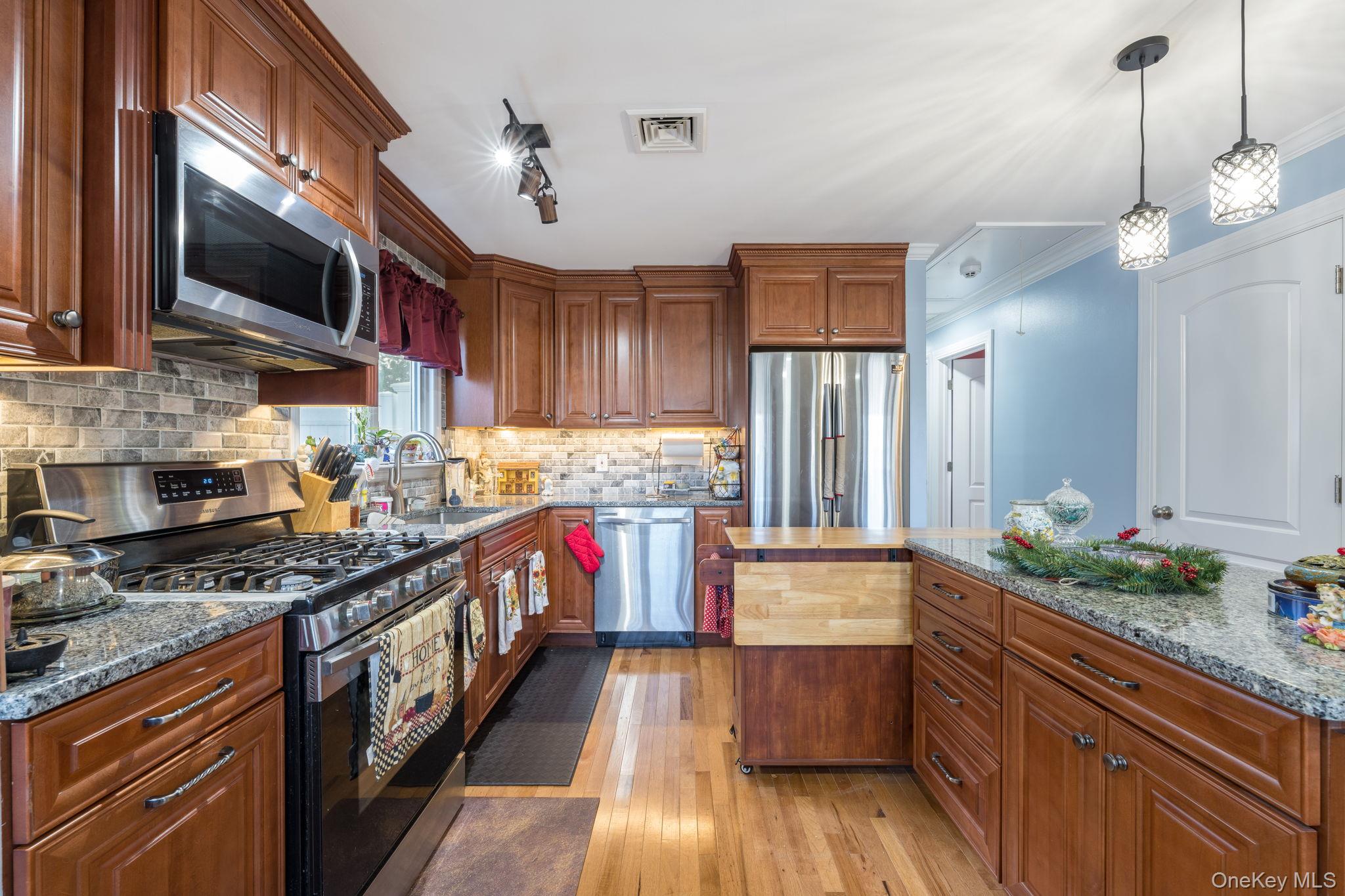 #8 photo, 69 Harriet Avenue, Hempstead , NY 11550