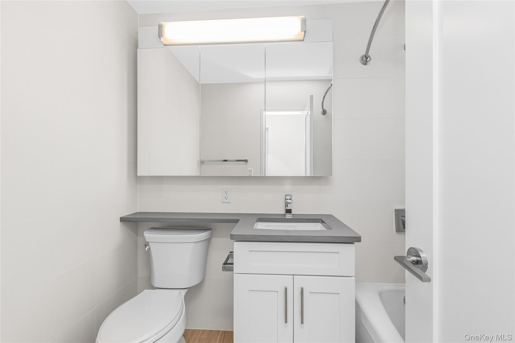 #12 photo, 3333 Henry Hudson Parkway, Bronx , NY 10463