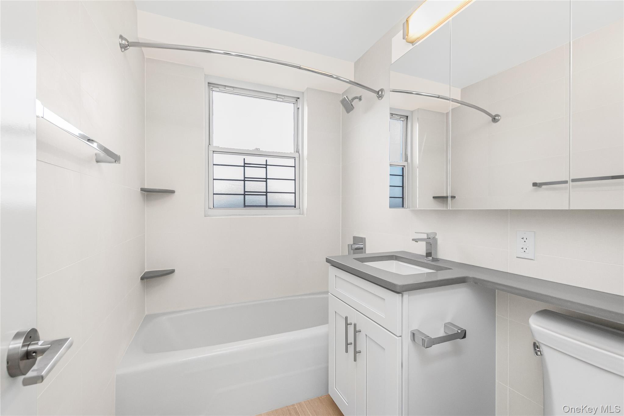 #8 photo, 3333 Henry Hudson Parkway, Bronx , NY 10463