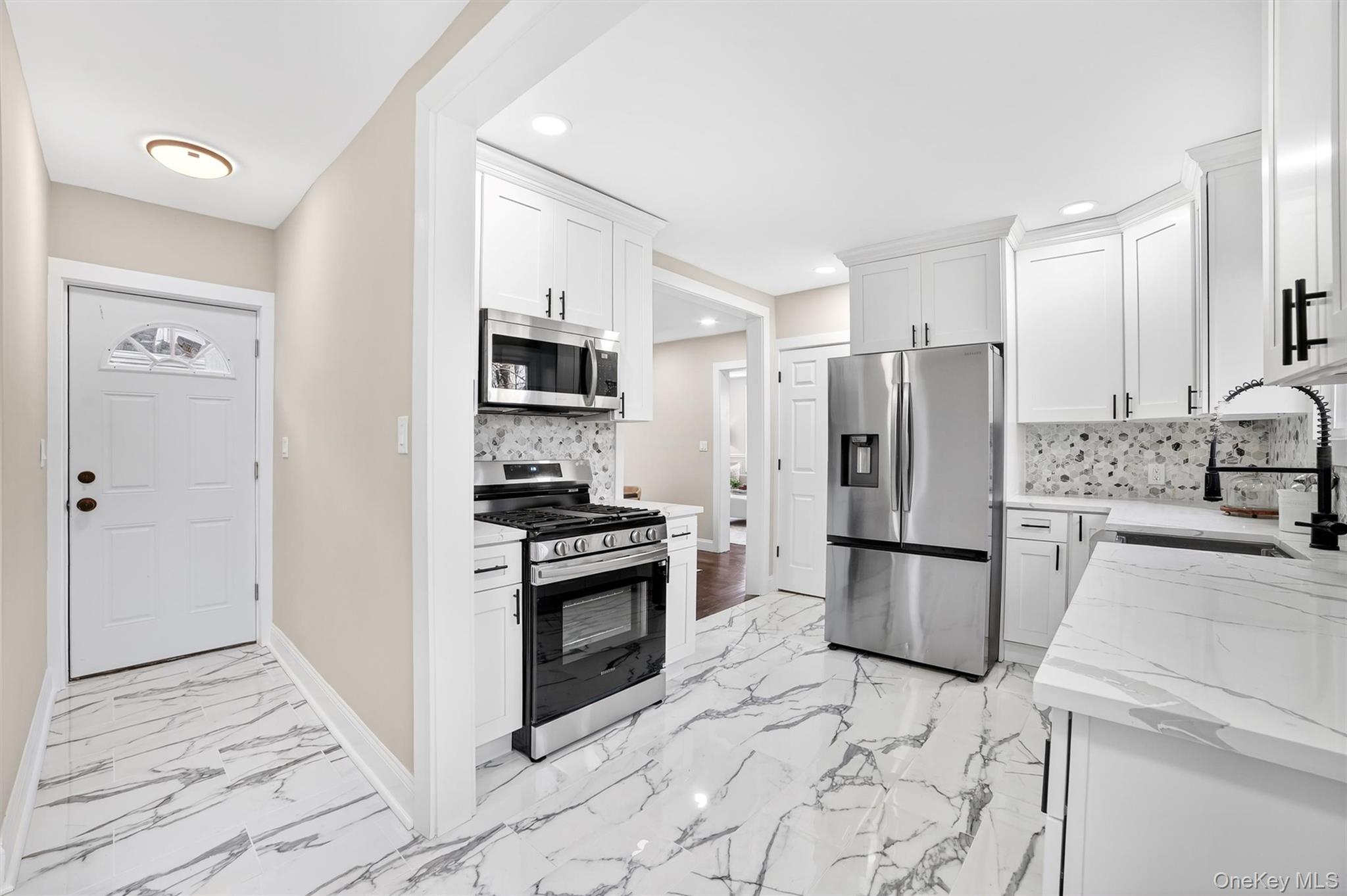 #19 photo, 94 Jervis Road, Yonkers , NY 10705