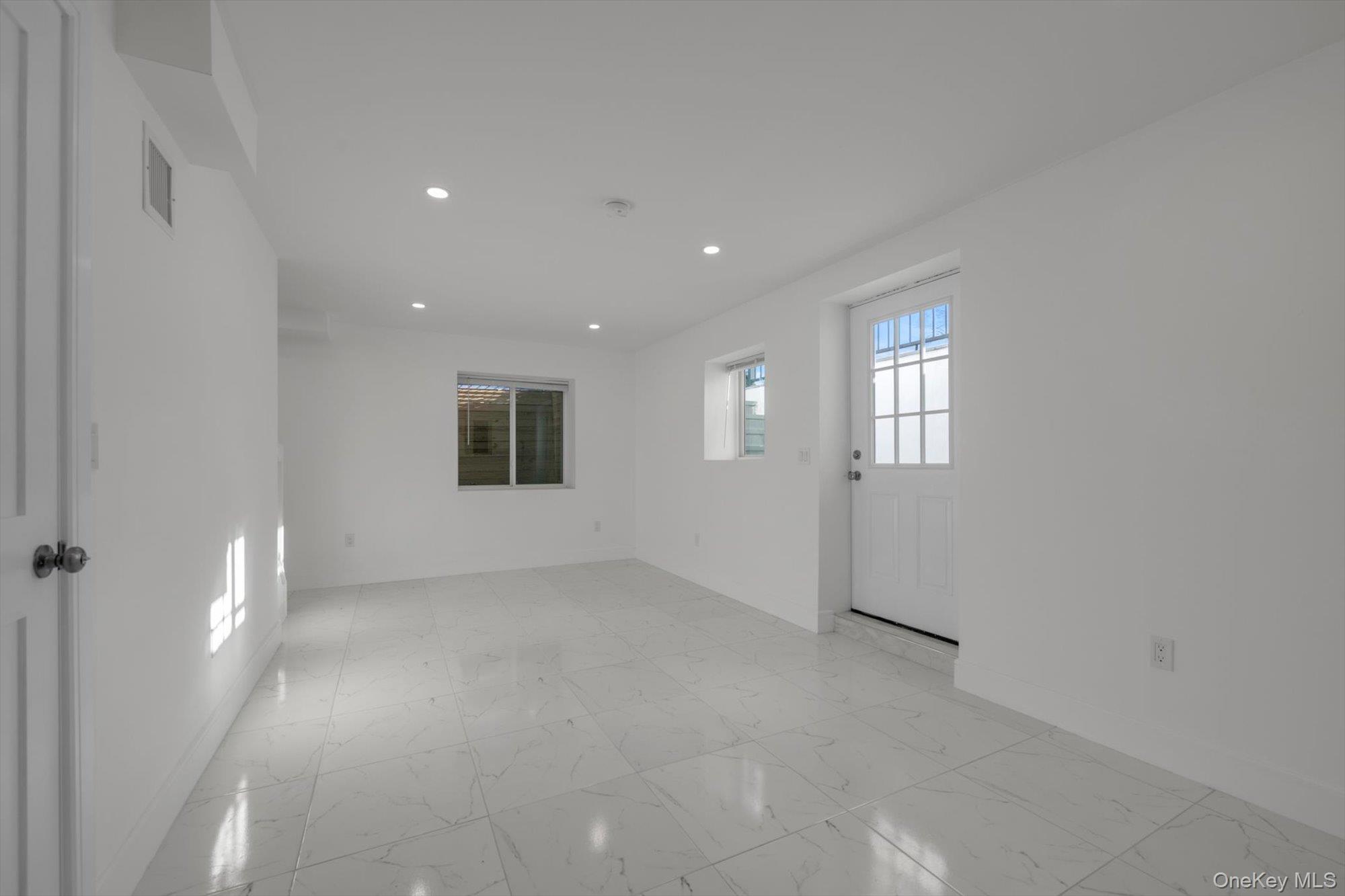 #5 photo, One Manhasset Avenue, 长岛 华盛顿港 Port Washington , NY 11050