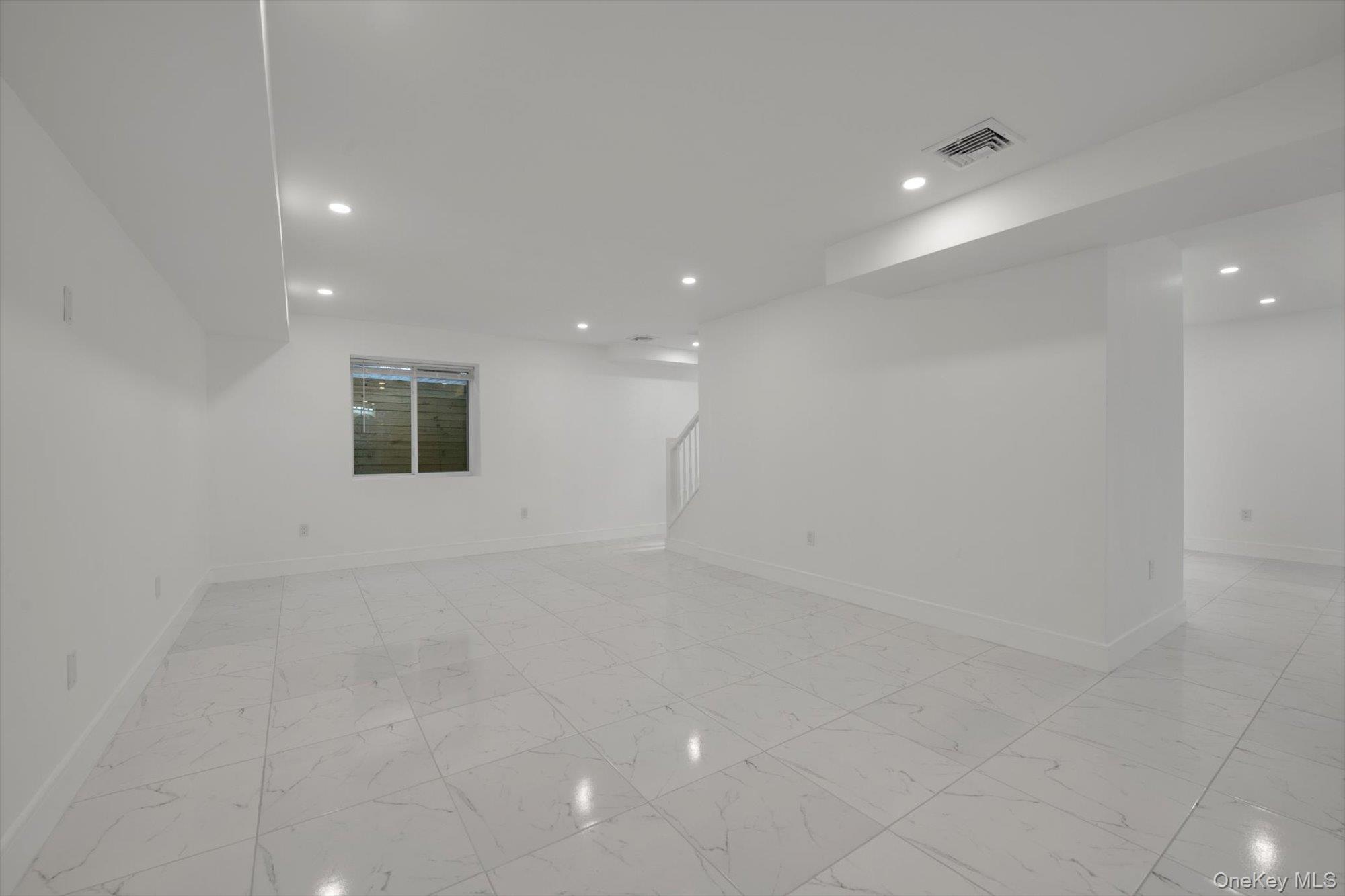 #6 photo, One Manhasset Avenue, 长岛 华盛顿港 Port Washington , NY 11050