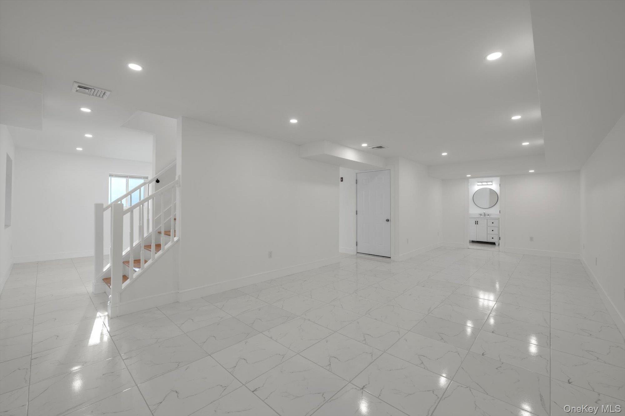 #9 photo, One Manhasset Avenue, 长岛 华盛顿港 Port Washington , NY 11050