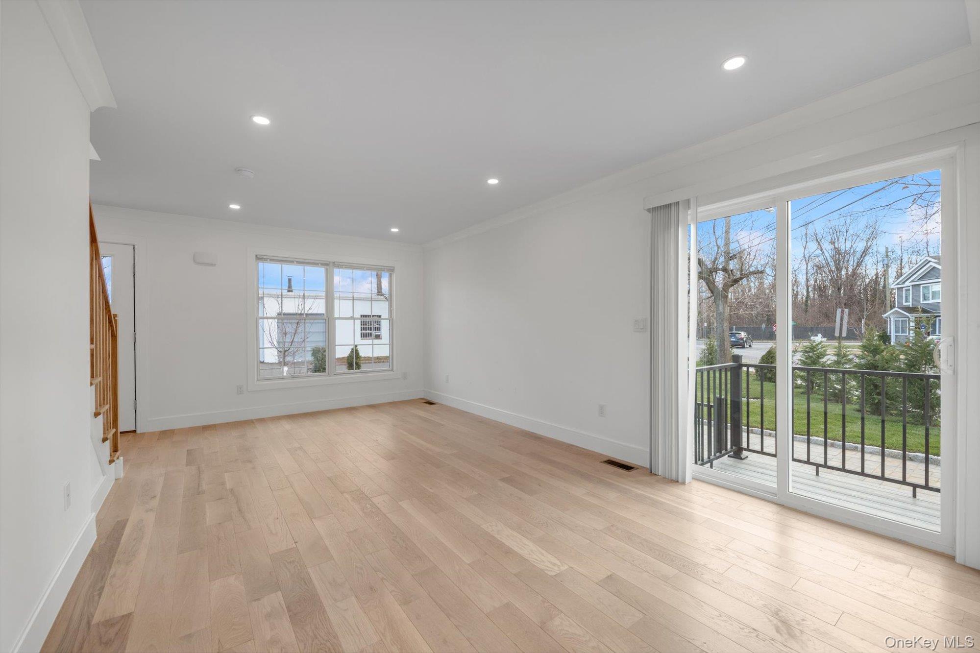 #15 photo, One Manhasset Avenue, מחוז נסאו Port Washington , NY 11050