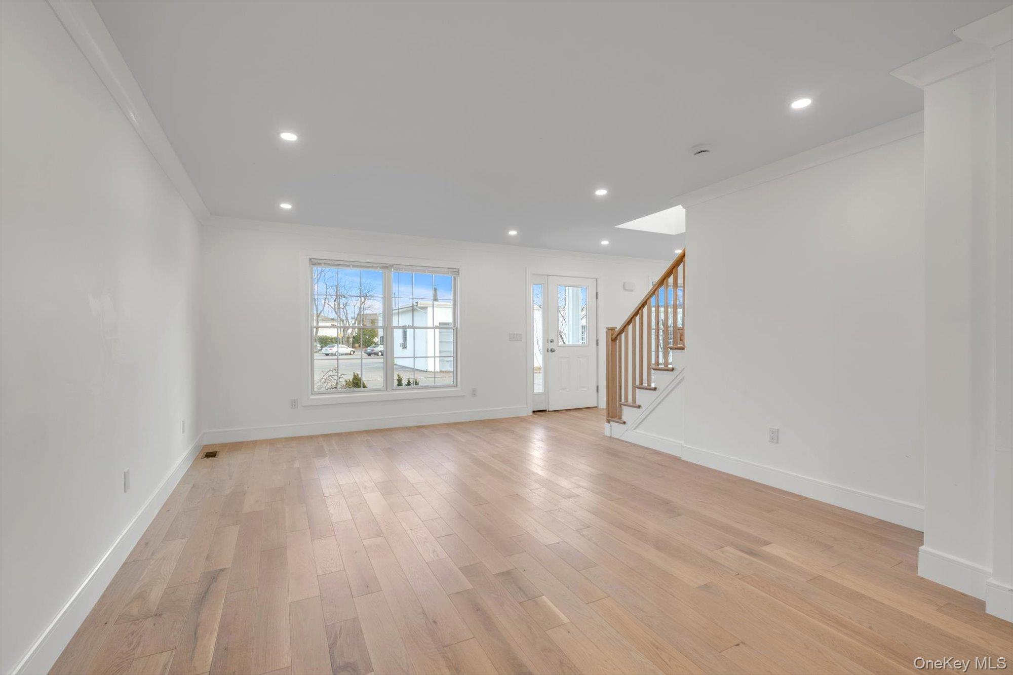 #19 photo, One Manhasset Avenue, מחוז נסאו Port Washington , NY 11050