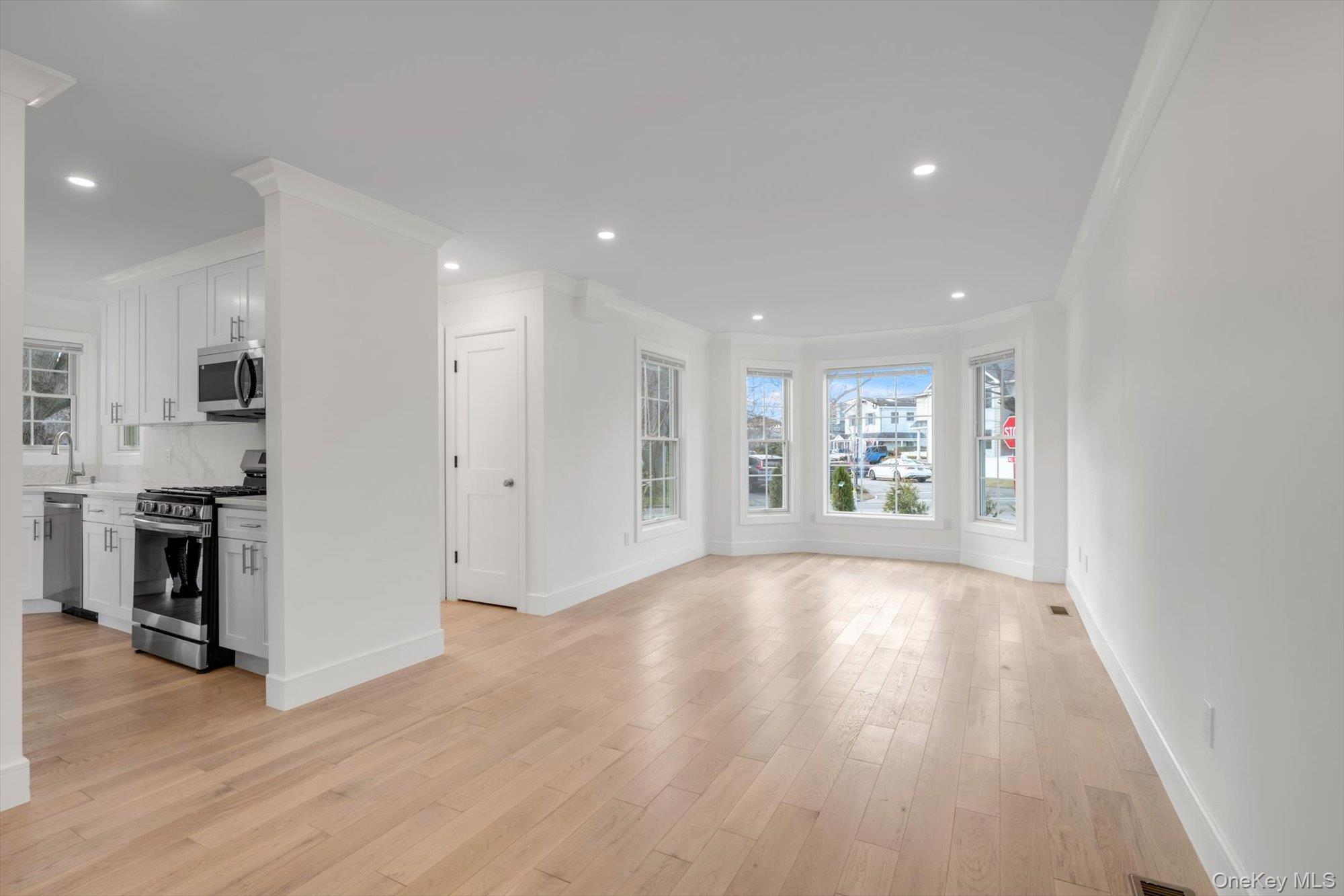 #20 photo, One Manhasset Avenue, מחוז נסאו Port Washington , NY 11050