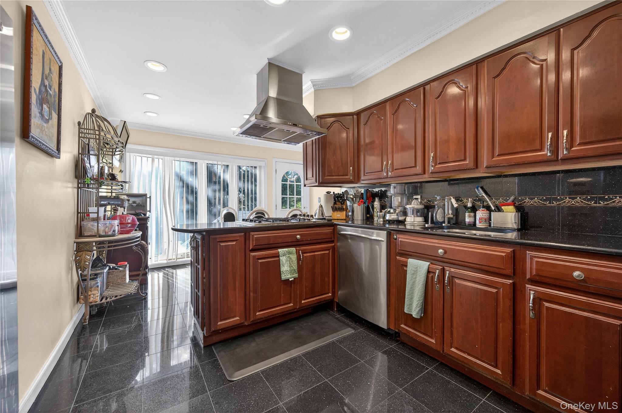 #11 photo, 1 Peppermill Road, नासाउ काउंटी Roslyn , NY 11576