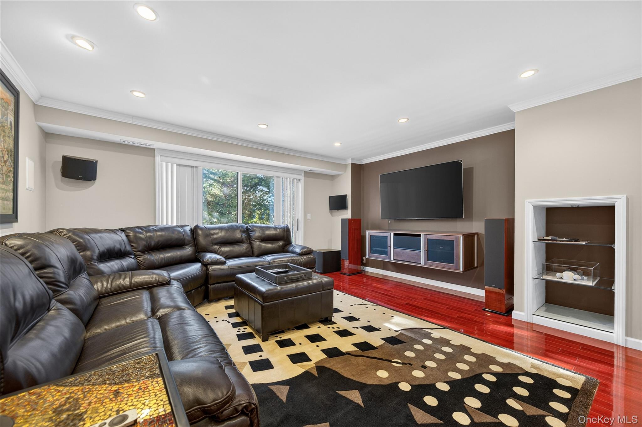 #14 photo, 1 Peppermill Road, नासाउ काउंटी Roslyn , NY 11576