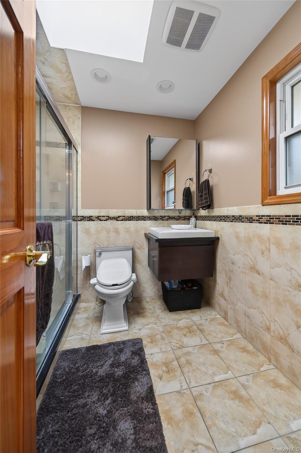 #19 photo, 1 Peppermill Road, नासाउ काउंटी Roslyn , NY 11576