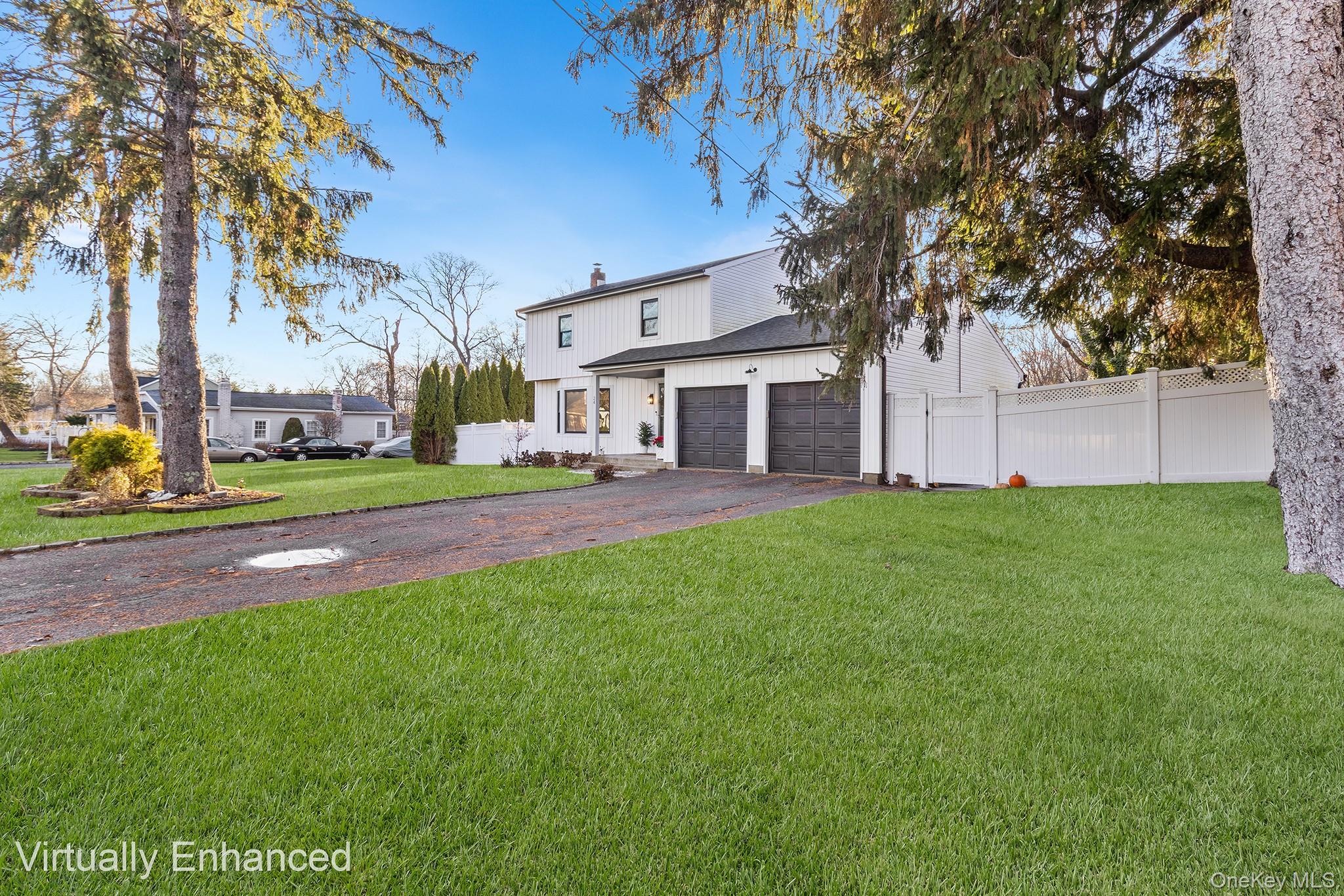 #1 photo, 24 Parkside Avenue, سوفولك Miller Place , NY 11764