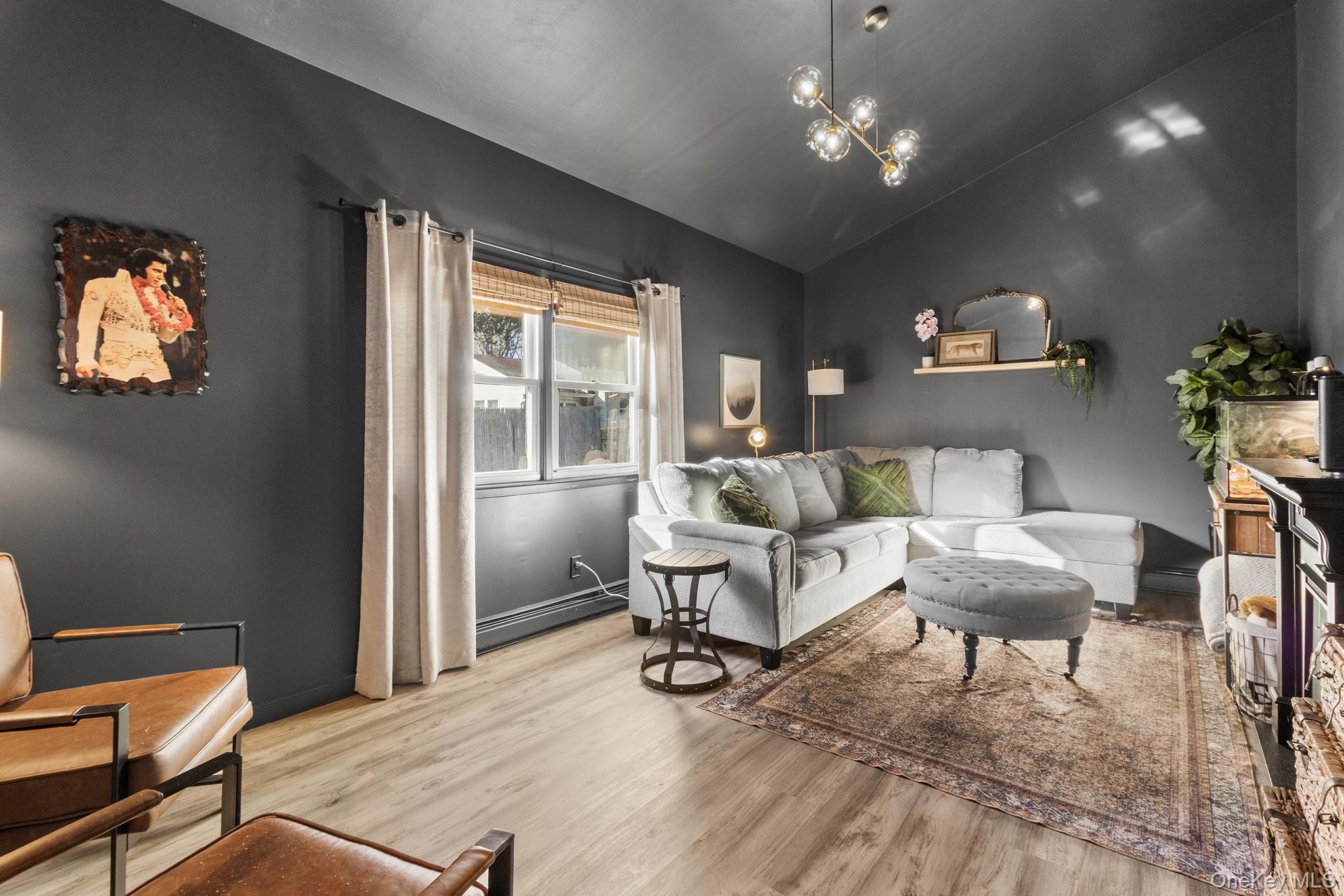 #3 photo, 24 Parkside Avenue, سوفولك Miller Place , NY 11764