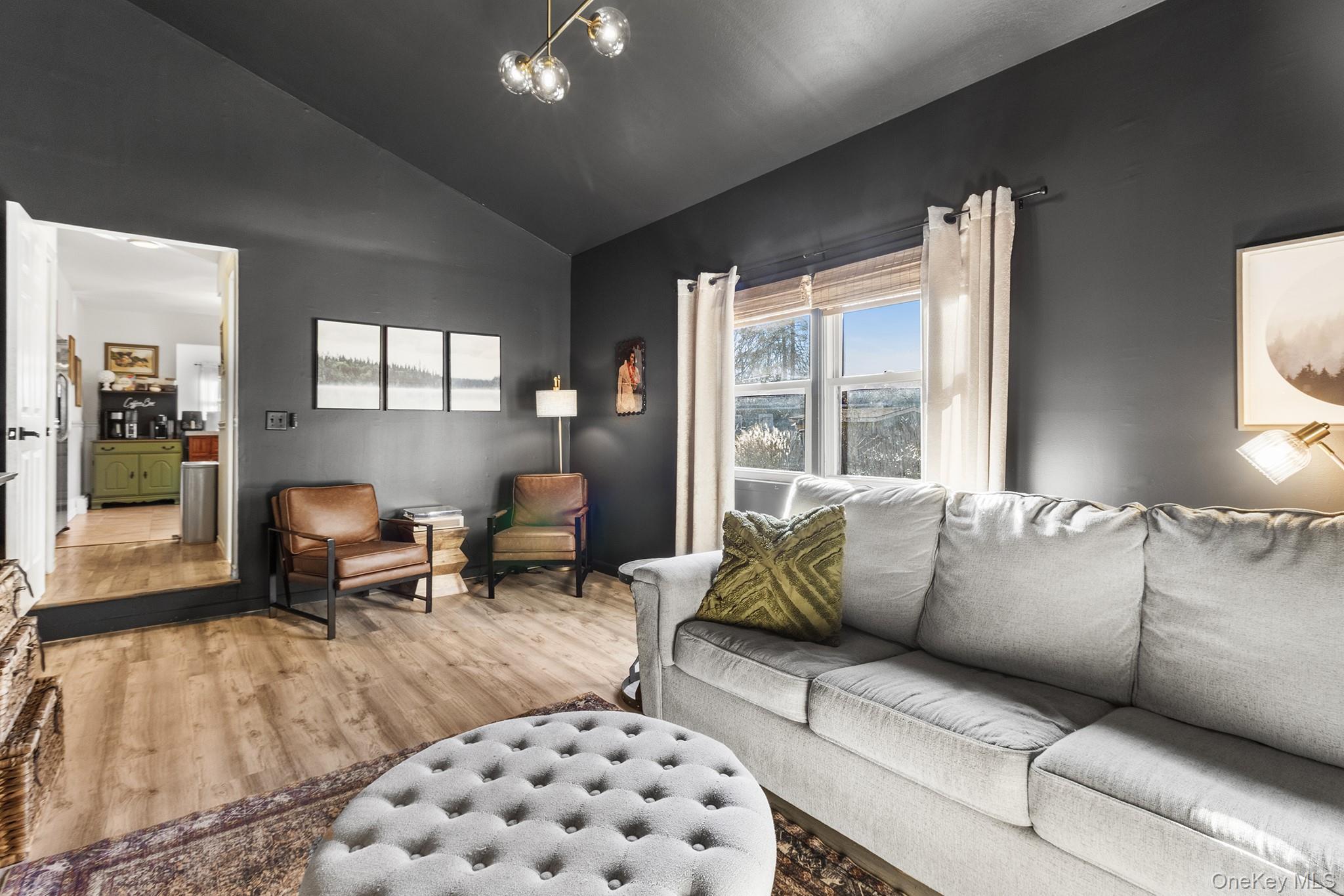 #4 photo, 24 Parkside Avenue, سوفولك Miller Place , NY 11764