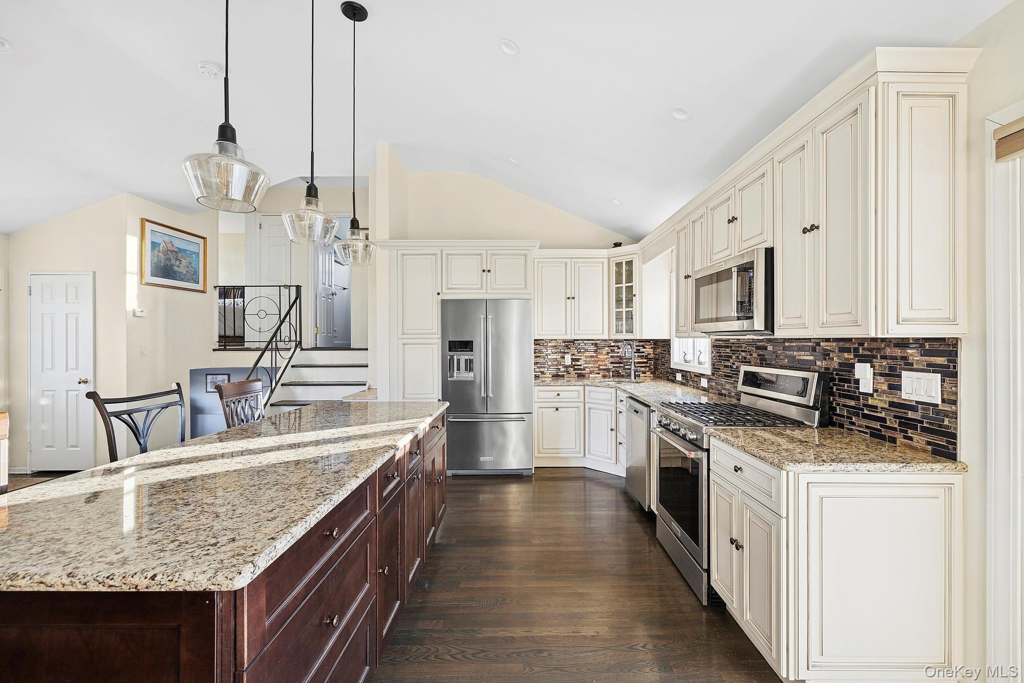 #10 photo, 22 Niagara Lane, Commack , NY 11725