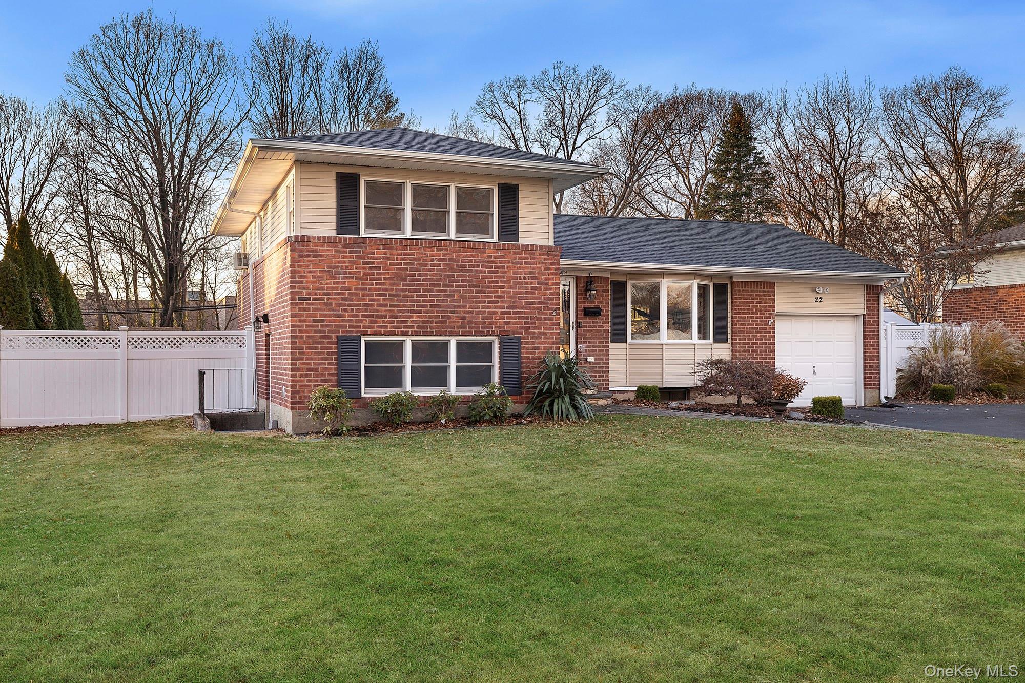 #2 photo, 22 Niagara Lane, Commack , NY 11725