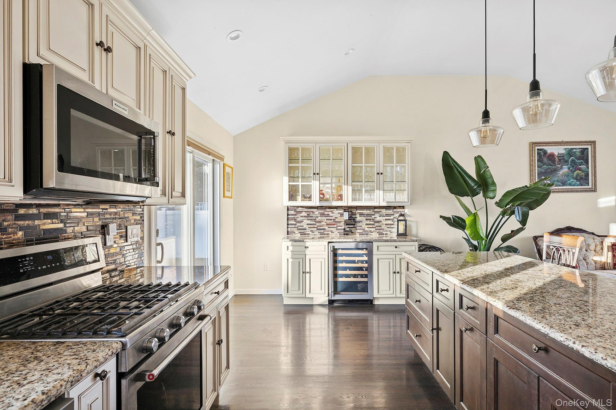 #9 photo, 22 Niagara Lane, Commack , NY 11725