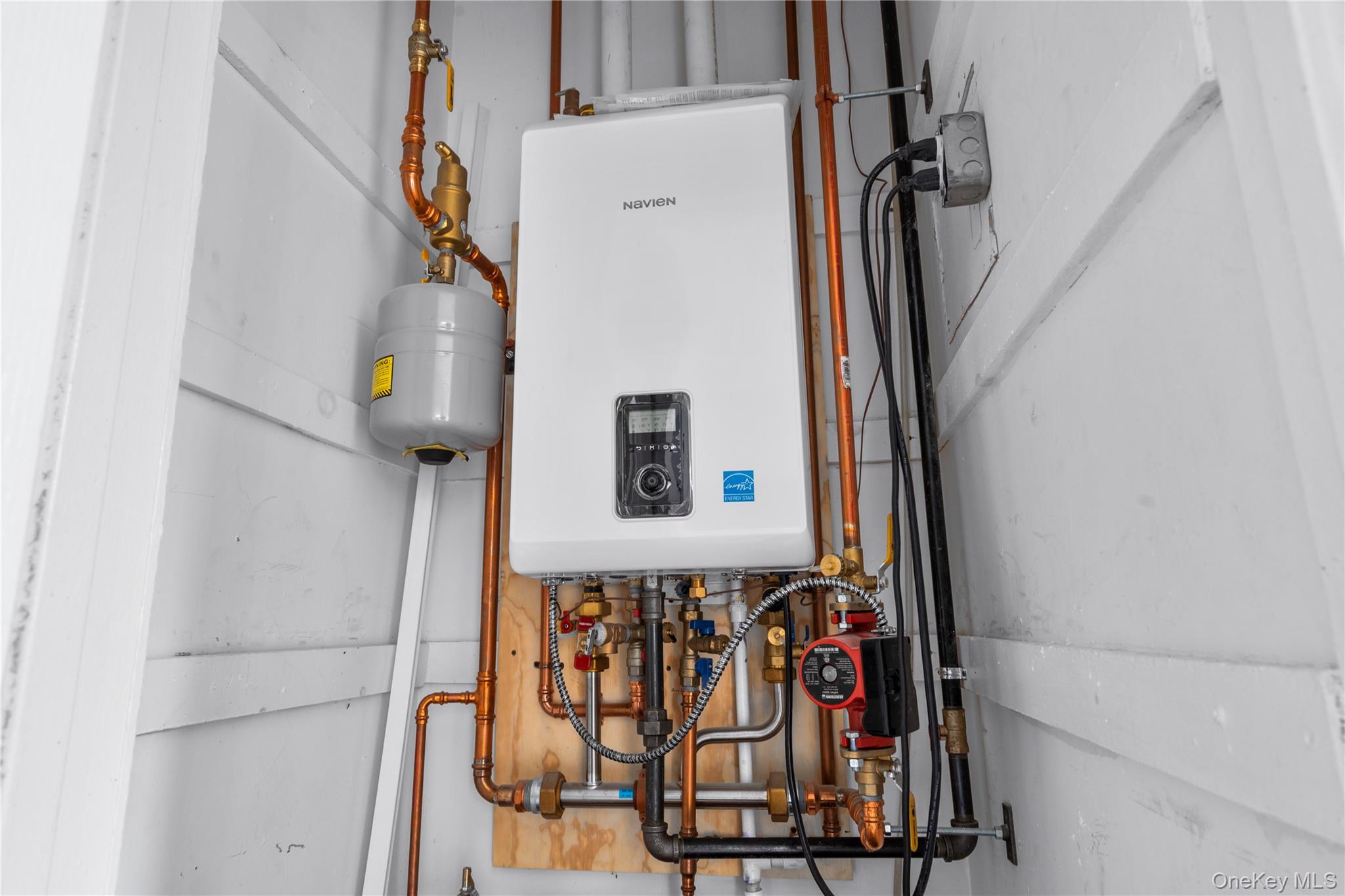 #10 photo, 28-32 Van Cortlandt Park Avenue, Yonkers , NY 10705