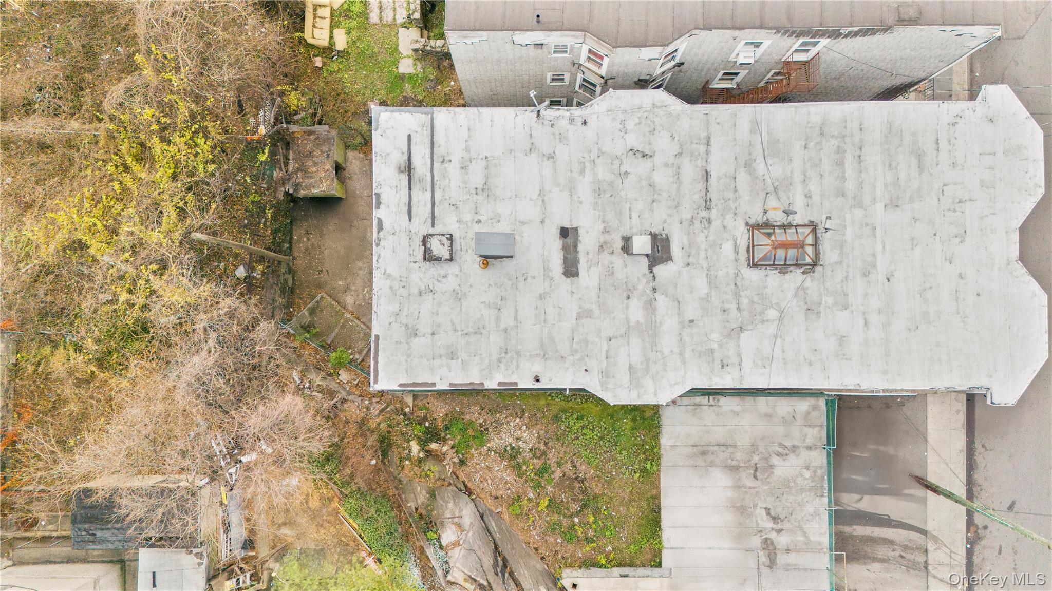 #12 photo, 28-32 Van Cortlandt Park Avenue, Yonkers , NY 10705