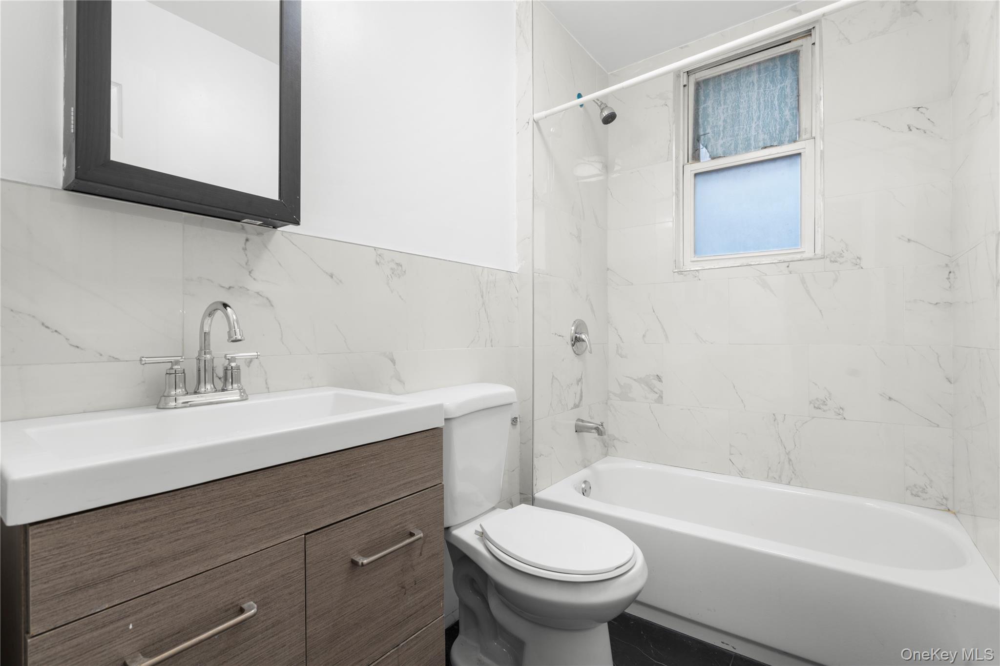 #8 photo, 28-32 Van Cortlandt Park Avenue, Yonkers , NY 10705