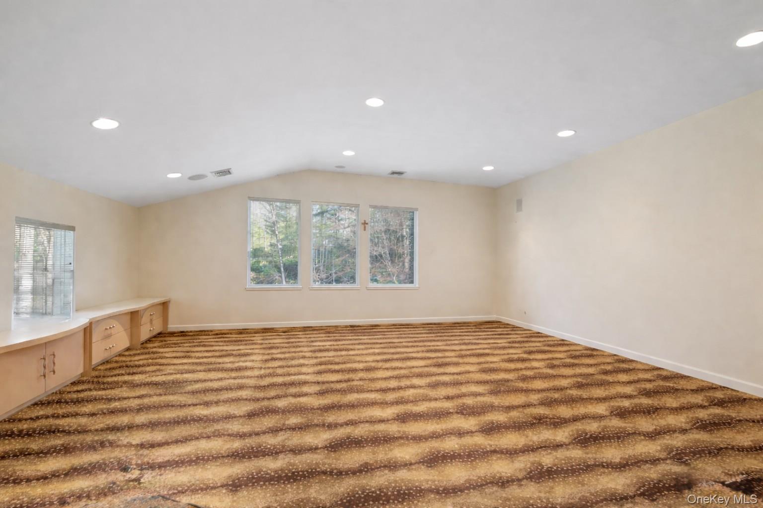 #12 photo, 90 Rodeo Drive, Нассау ‖ Oyster Bay Cove , NY 11791