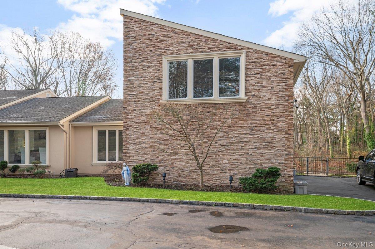 #3 photo, 90 Rodeo Drive, Oyster Bay Cove , NY 11791