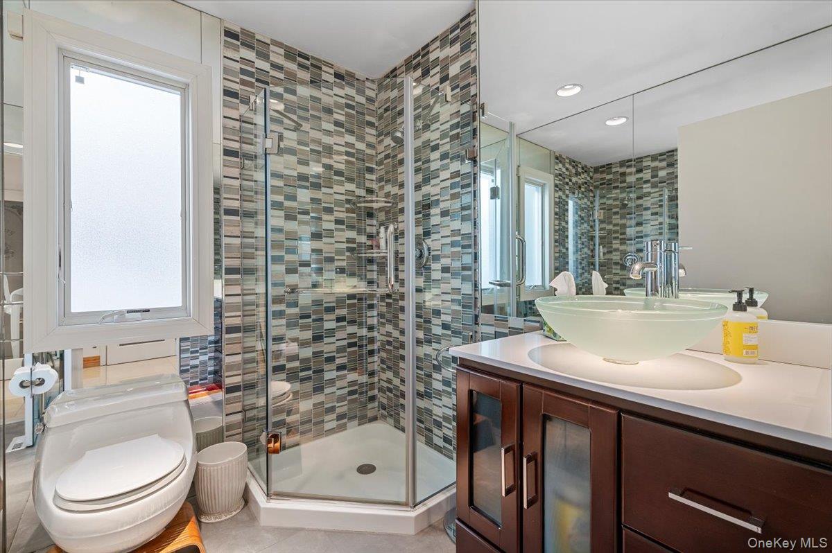 #9 photo, 90 Rodeo Drive, Нассау ‖ Oyster Bay Cove , NY 11791