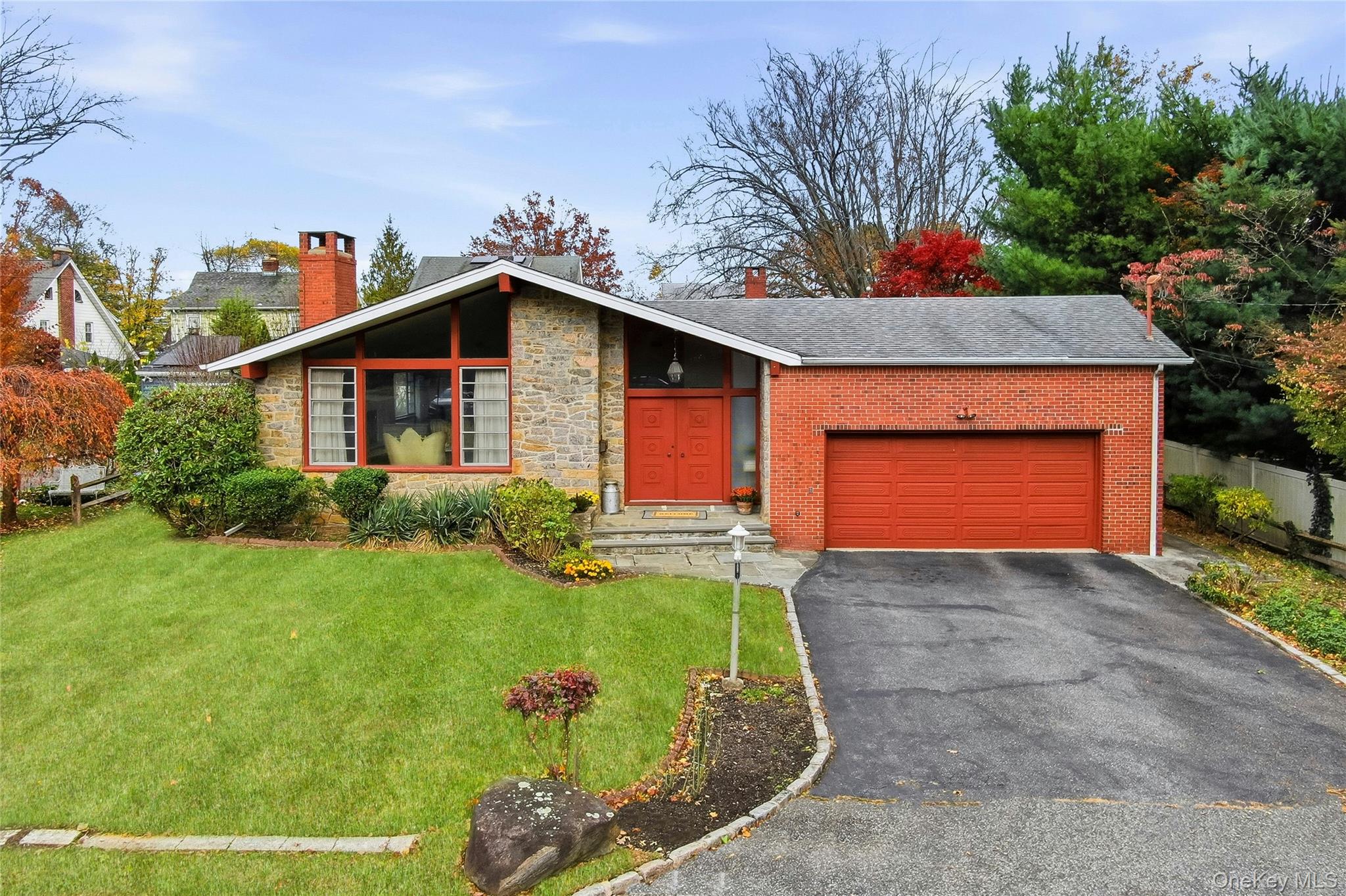 #1 photo, 11 Washington Place, Port Washington , NY 11050