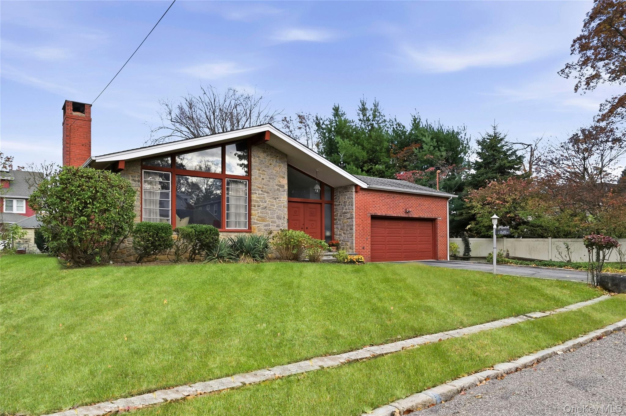 #2 photo, 11 Washington Place, Port Washington , NY 11050